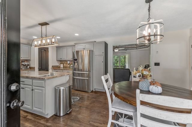 1745 Ennis Branch Rd, Mc Ewen, TN 37101