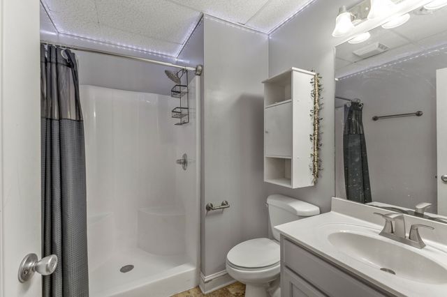 1745 Ennis Branch Rd, Mc Ewen, TN 37101