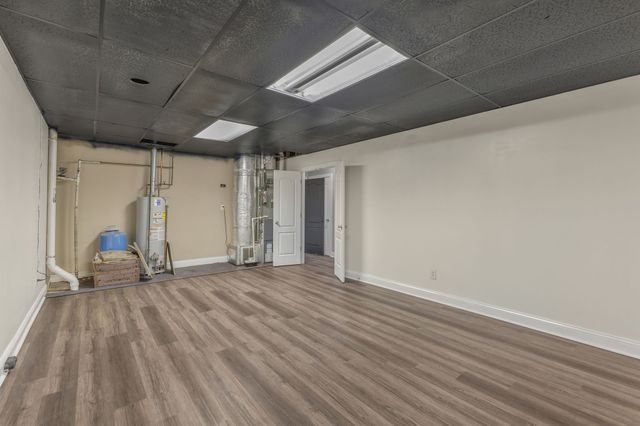 1745 Ennis Branch Rd, Mc Ewen, TN 37101