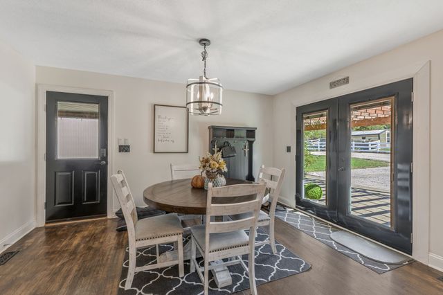 1745 Ennis Branch Rd, Mc Ewen, TN 37101