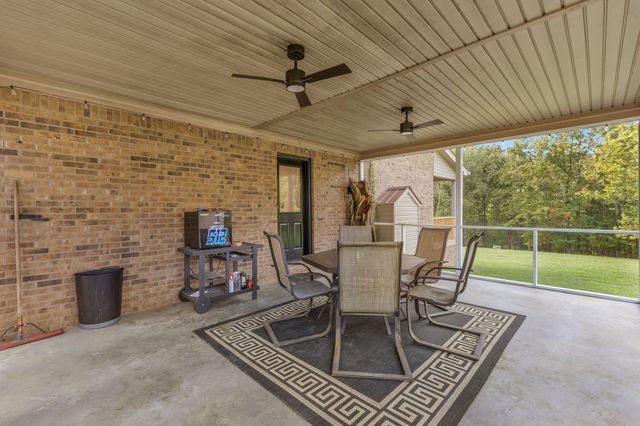 1745 Ennis Branch Rd, Mc Ewen, TN 37101