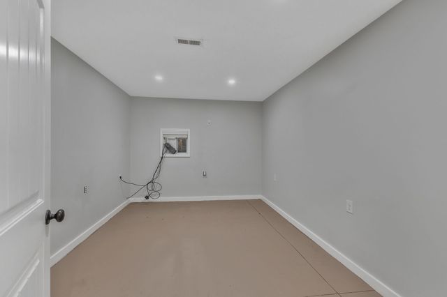 1745 Ennis Branch Rd, Mc Ewen, TN 37101