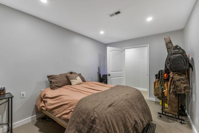 1745 Ennis Branch Rd, Mc Ewen, TN 37101