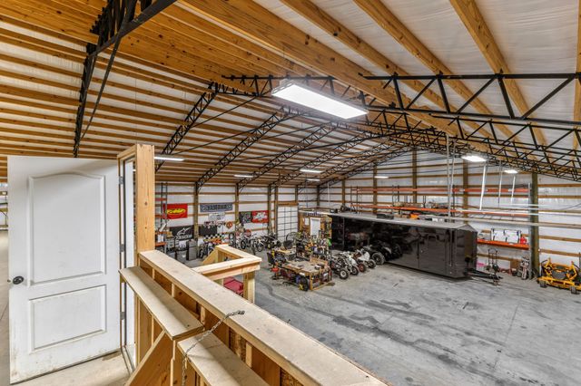 1745 Ennis Branch Rd, Mc Ewen, TN 37101