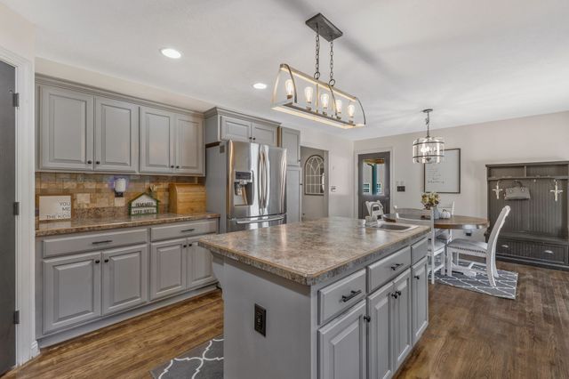 1745 Ennis Branch Rd, Mc Ewen, TN 37101