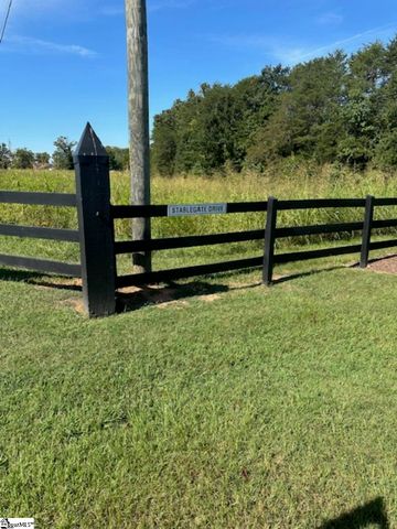 298 Stable Gate Drive, Campobello, SC 29322