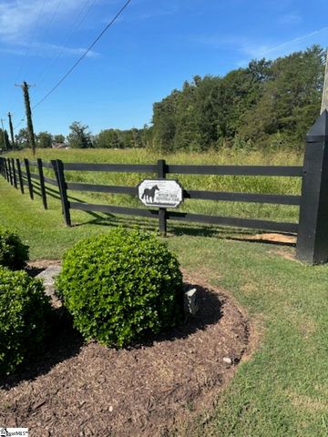 298 Stable Gate Drive, Campobello, SC 29322