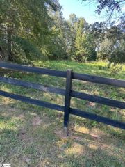 298 Stable Gate Drive, Campobello, SC 29322