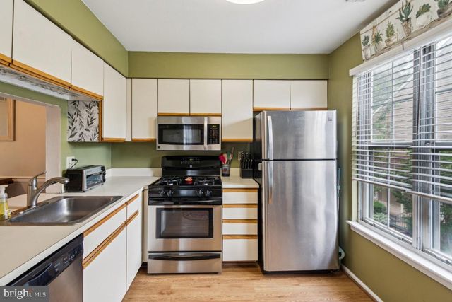 608-B SEDGEFIELD DRIVE, Mount Laurel, NJ 08054