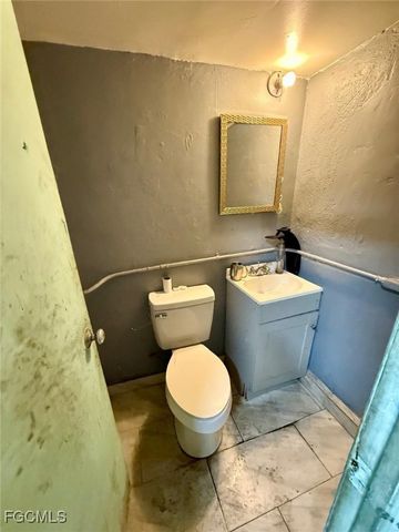 4190 E 4th AVE, Hialeah, FL 33013