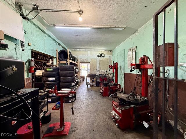 4190 E 4th AVE, Hialeah, FL 33013