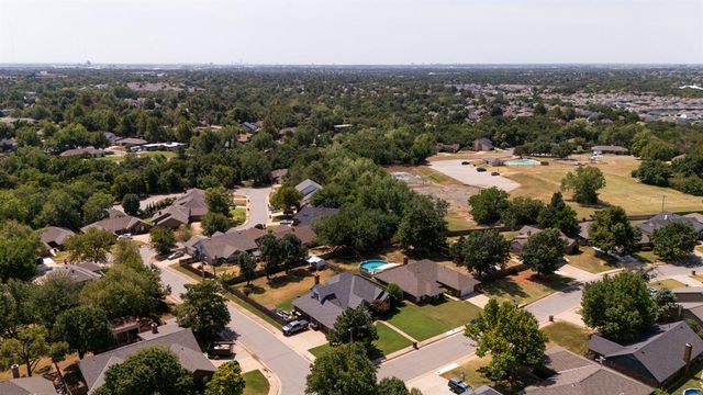 2600 Julies Trail, Edmond, OK 73012