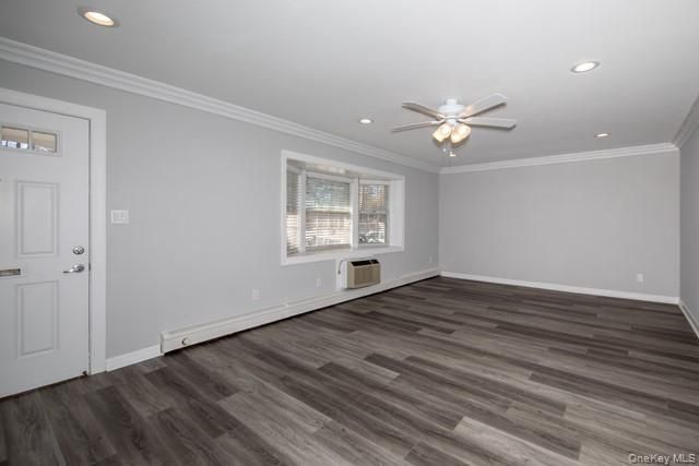 15 Spinnngwheel Road 03-4A, Massapequa, NY 11758
