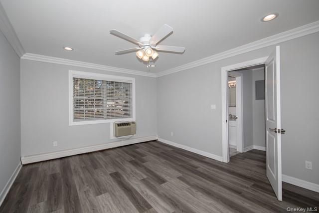 15 Spinnngwheel Road 03-4A, Massapequa, NY 11758