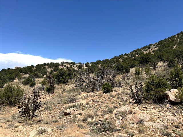 16 Embudo Del Sol, Santa Fe, NM 87508