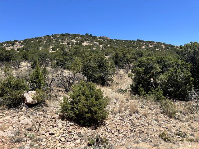 16 Embudo Del Sol, Santa Fe, NM 87508