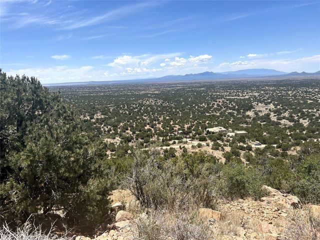 16 Embudo Del Sol, Santa Fe, NM 87508