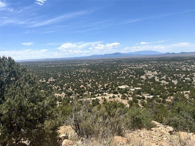 16 Embudo Del Sol, Santa Fe, NM 87508