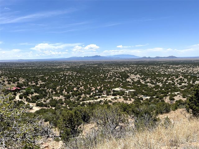16 Embudo Del Sol, Santa Fe, NM 87508