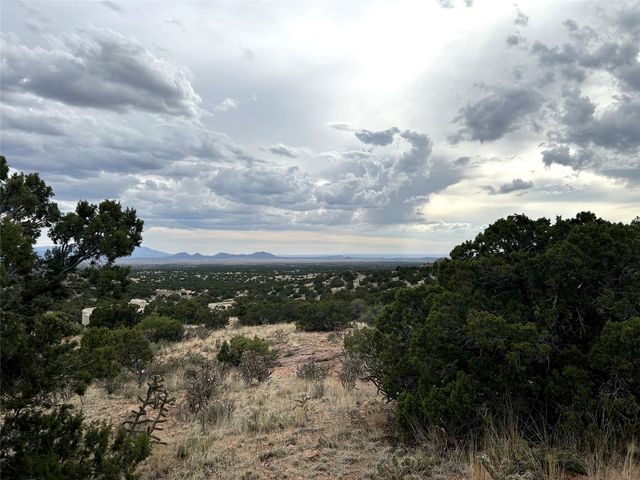 16 Embudo Del Sol, Santa Fe, NM 87508