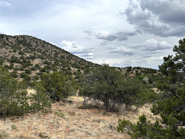 16 Embudo Del Sol, Santa Fe, NM 87508