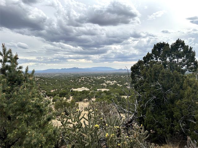 16 Embudo Del Sol, Santa Fe, NM 87508
