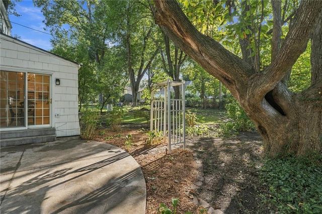 5612 Birch Street, Roeland Park, KS 66205