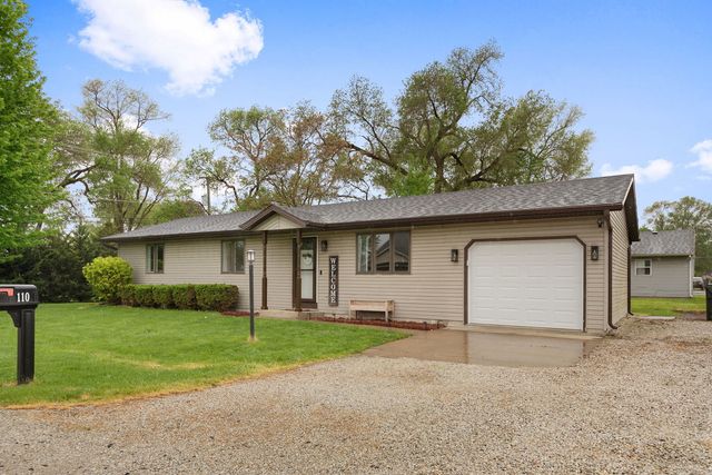 110 S Elm Avenue, St. Anne, IL 60964