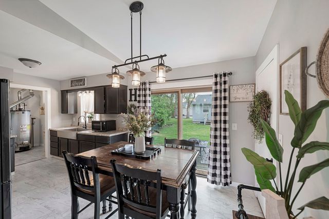 110 S Elm Avenue, St. Anne, IL 60964