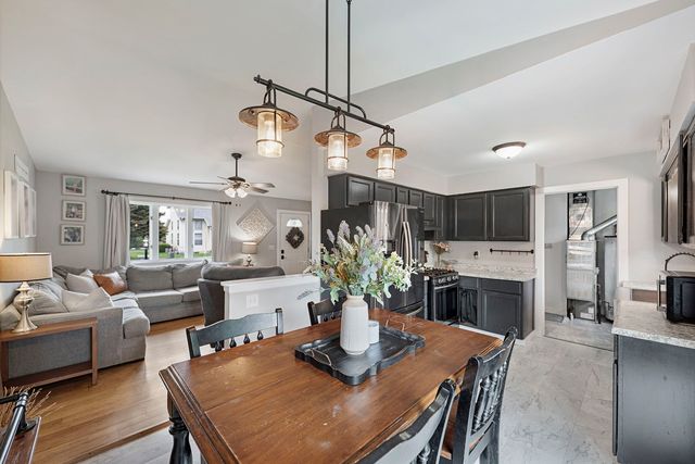 110 S Elm Avenue, St. Anne, IL 60964