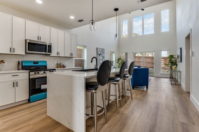 1409 Doyle Avenue, Dallas, TX 75203