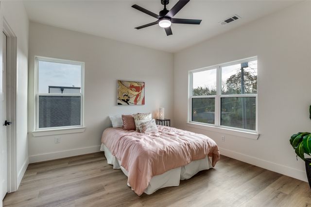 1409 Doyle Avenue, Dallas, TX 75203
