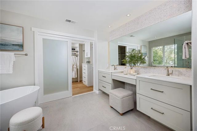 6 Hemingway Court, Rancho Santa Margarita, CA 92679