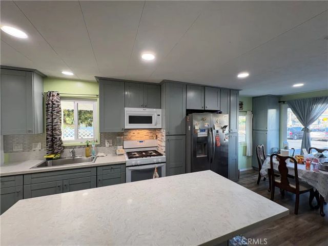 718 Sycamore 19, Vista, CA 92083