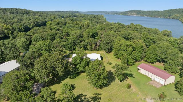 55 Lakewood Estates Drive, Spavinaw, OK 74366