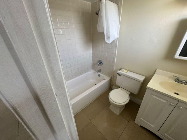 101 NE 41ST Street G115, Oakland Park, FL 33334