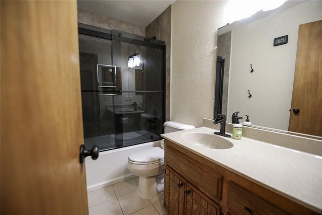 9301 Buttonwood Avenue, Moore, OK 73160