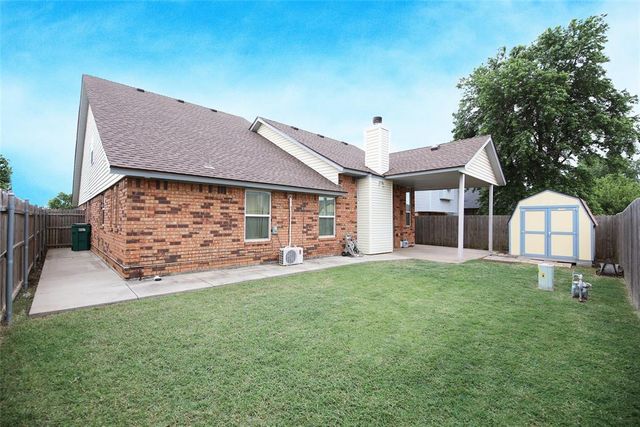 9301 Buttonwood Avenue, Moore, OK 73160