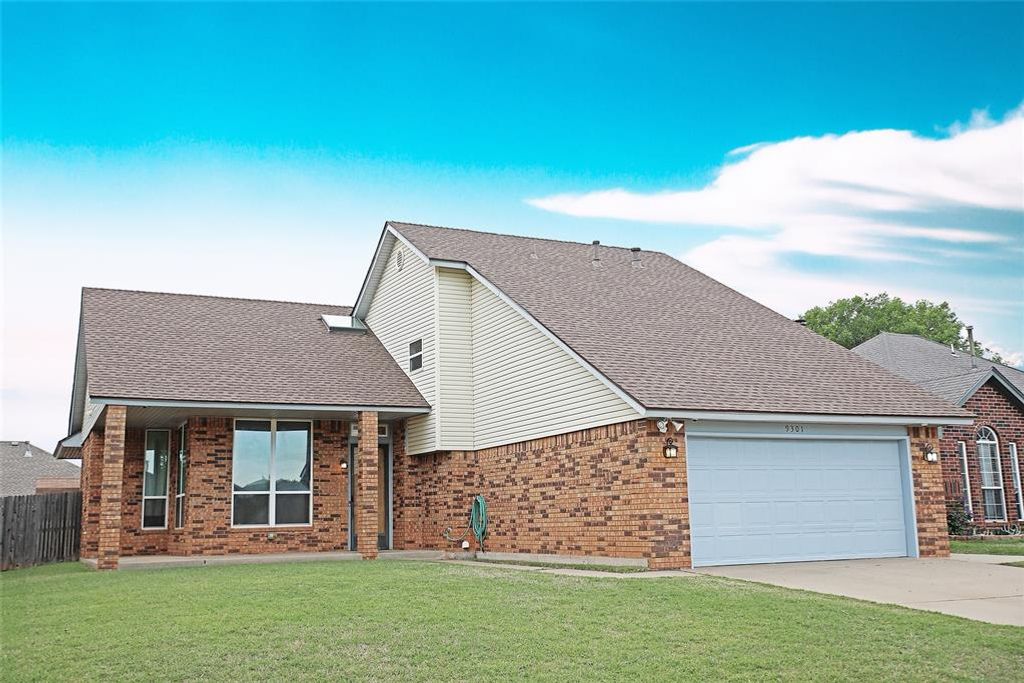 9301 Buttonwood Avenue, Moore, OK 73160