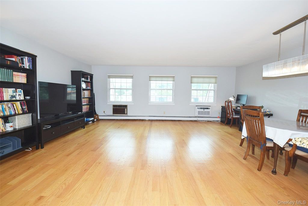 12-27 Diane Place 196 U, Bayside, NY 11360 — photo 2