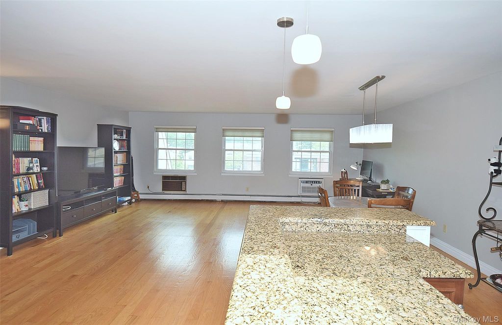 12-27 Diane Place 196 U, Bayside, NY 11360 — photo 4