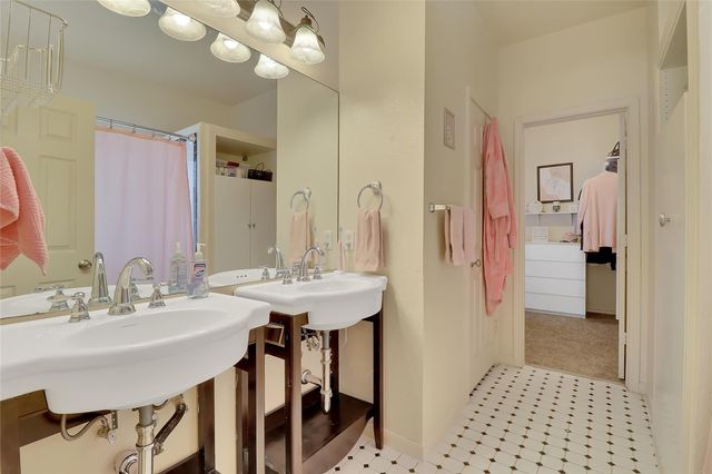 4905 HARTSON, Kyle, TX 78640