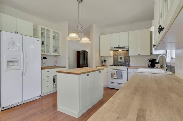 4905 HARTSON, Kyle, TX 78640
