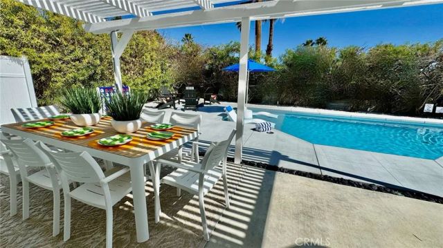 2004 Nicola East, Palm Springs, CA 92262
