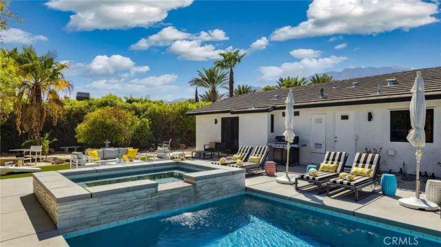 2004 Nicola East, Palm Springs, CA 92262