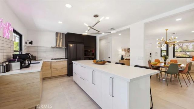2004 Nicola East, Palm Springs, CA 92262