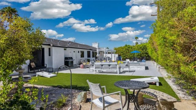 2004 Nicola East, Palm Springs, CA 92262