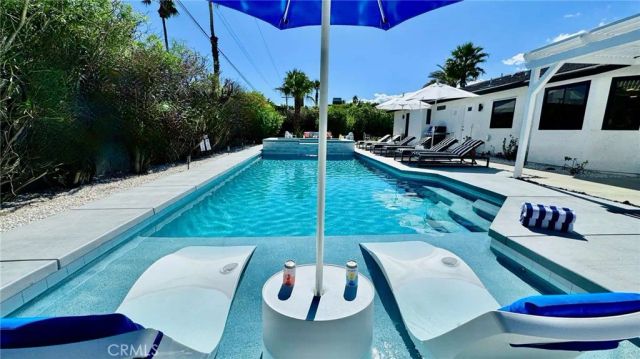 2004 Nicola East, Palm Springs, CA 92262