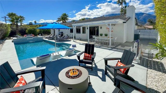 2004 Nicola East, Palm Springs, CA 92262