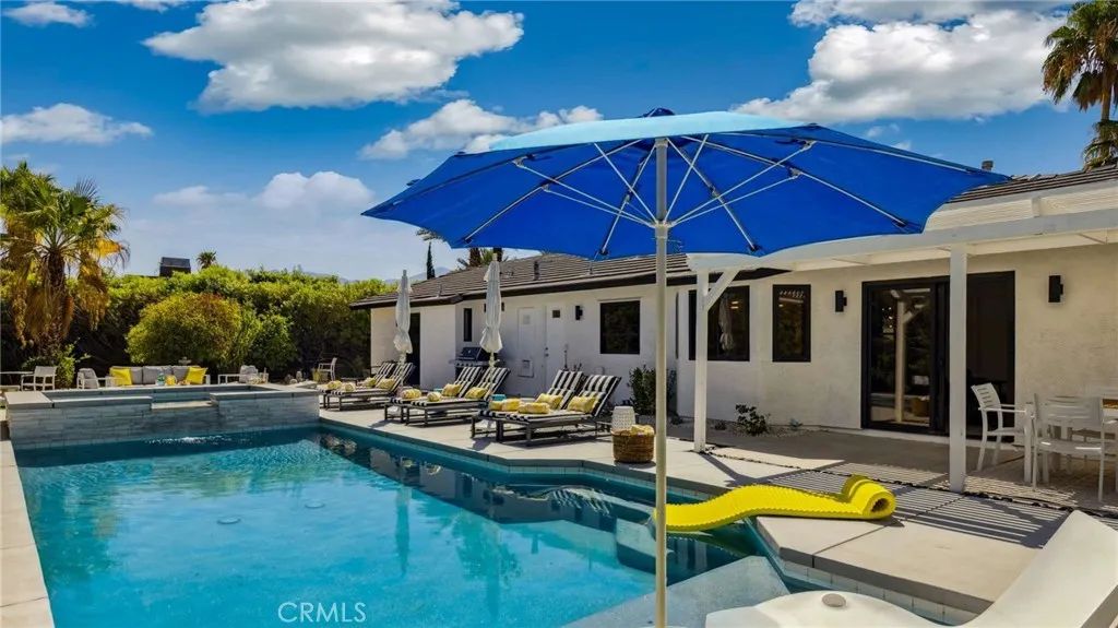 2004 Nicola East, Palm Springs, CA 92262